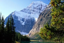 一战封神!狂轰52分+12三分,库里正式超越詹姆斯,刷爆多项纪录.